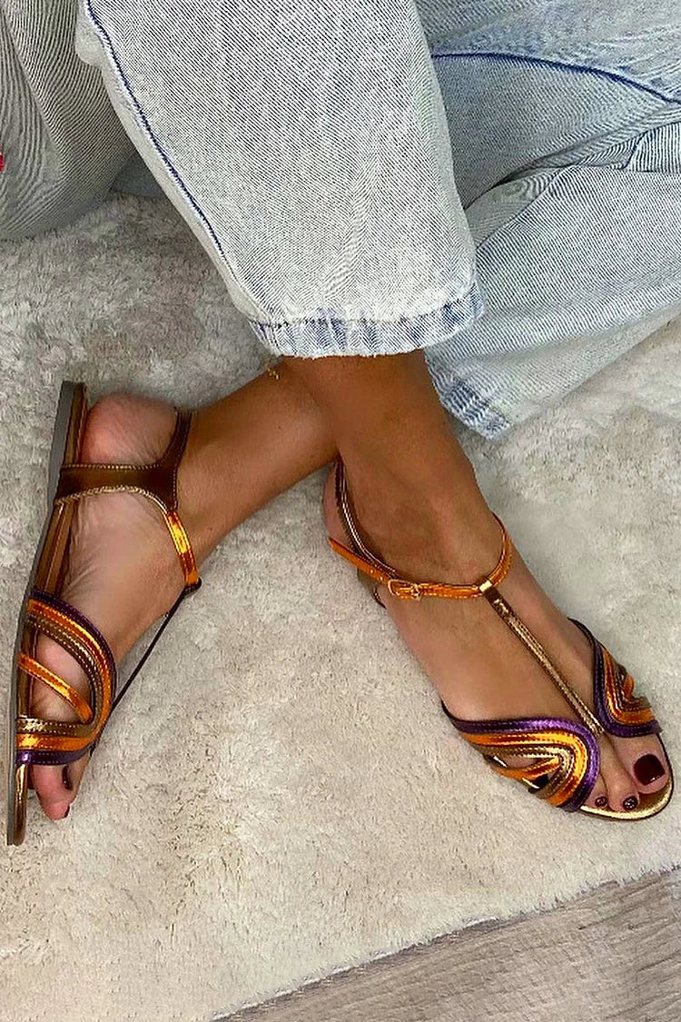 NERINA  Flade sandals med multifarvede stropper og elegante metaldetaljer