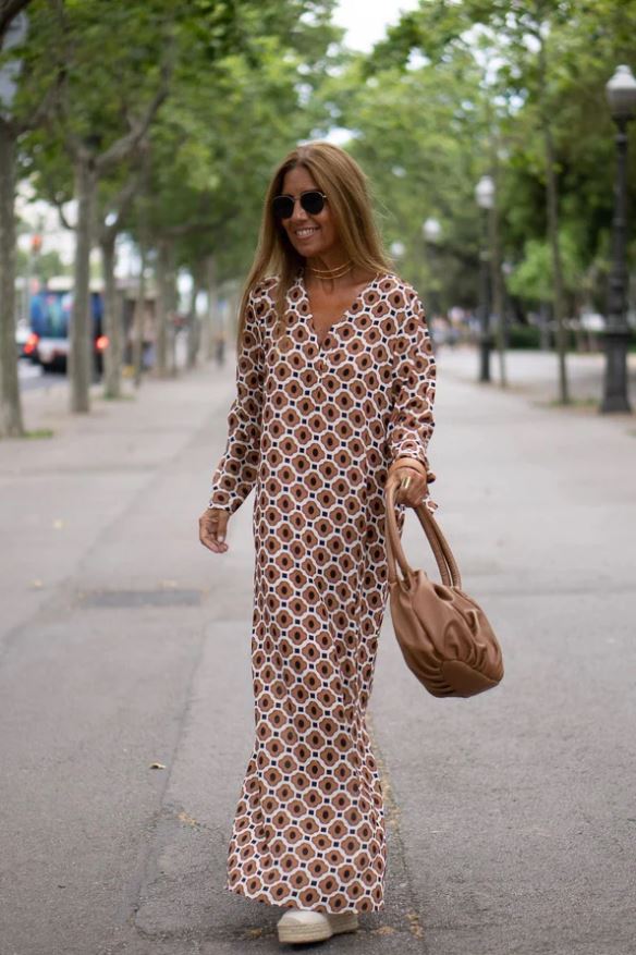 Bellevo | Elegant Kjole med Brun Print