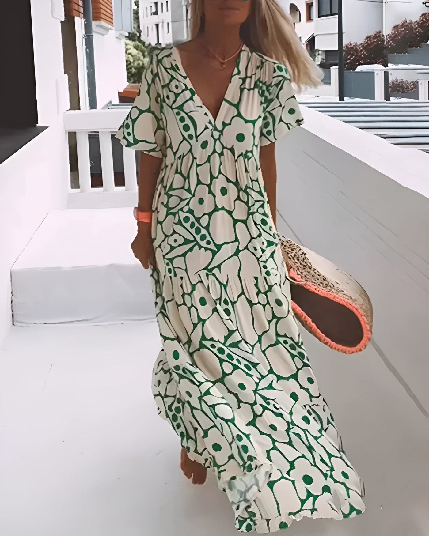 Christine | Lang Sommerkjole med Flydende Snit og Elegant Grafisk Mønster